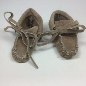 Item# SH048 / simple brown suede moccasin