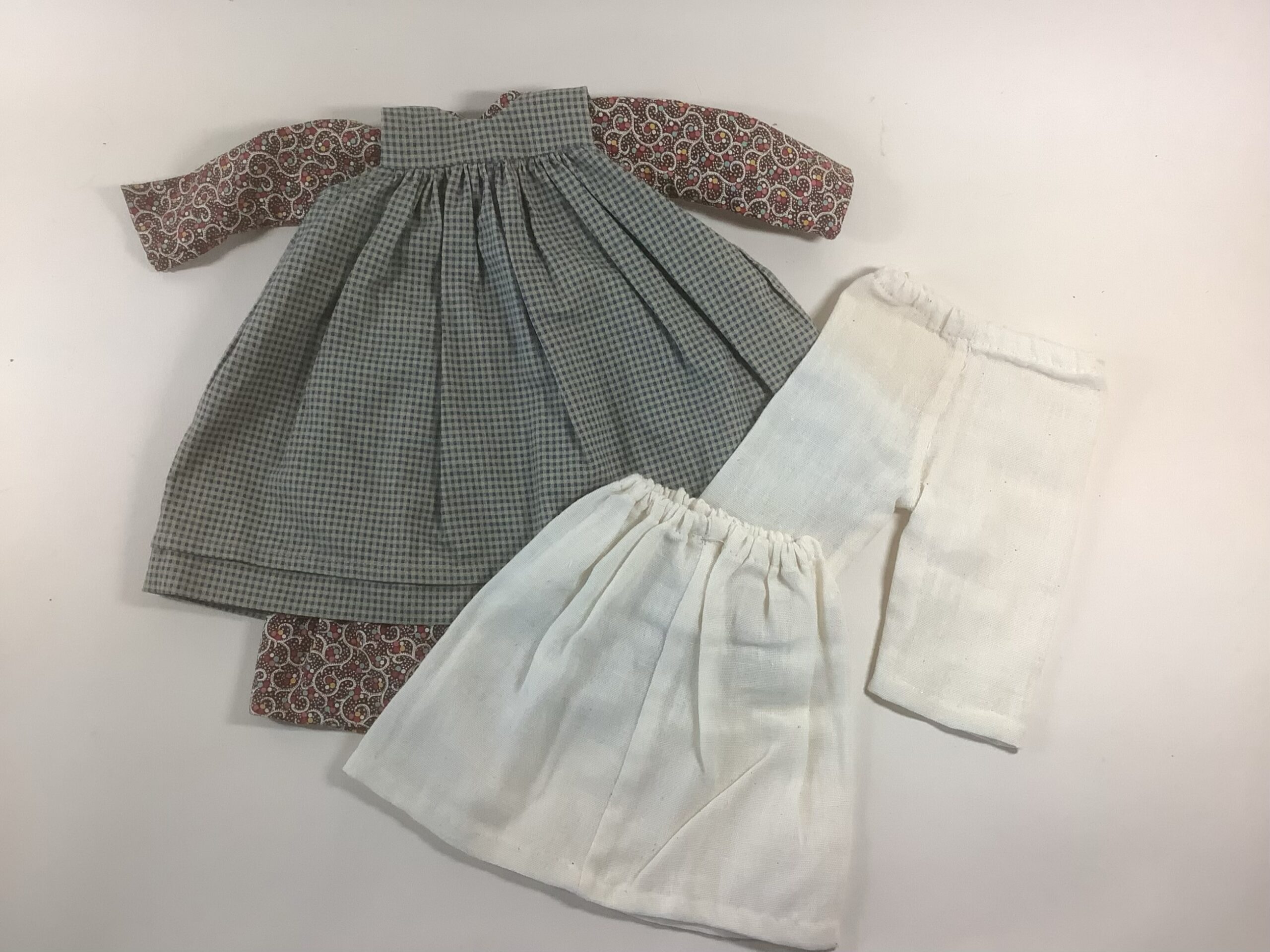Item# SC064 / Dress with pinafore, bloomers, petticoat for Sasha Festival 2003 / Unknown creator